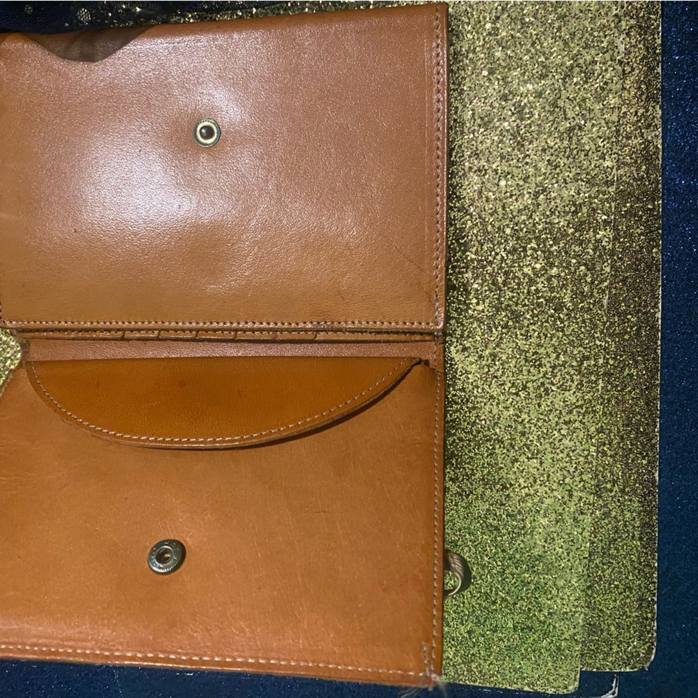 TWEEDS 198️⃣0’s HANDMADE GOLDEN CAMEL TAN LEATHER Wallet RARE VINTAGE ANTIQUATED - Picture 2 of 9
